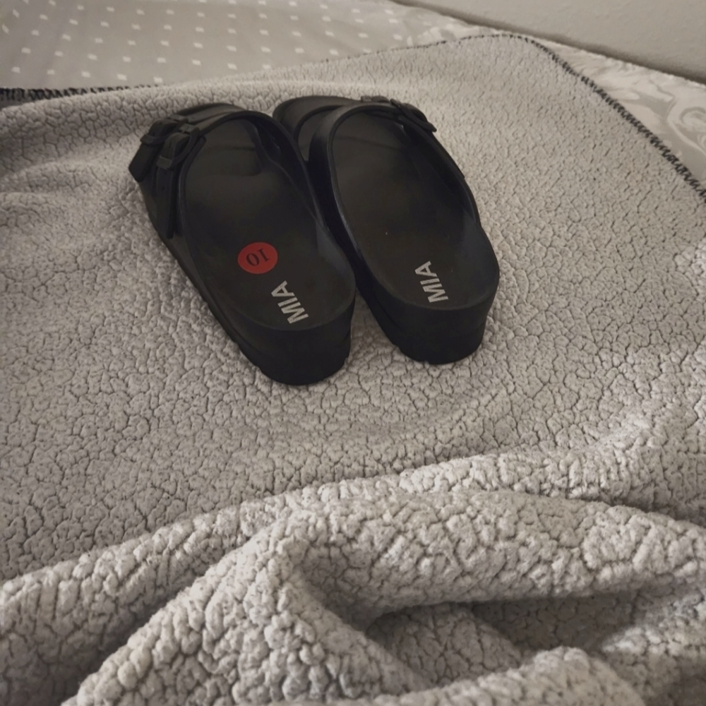 Size 10 Black Mia Sandals